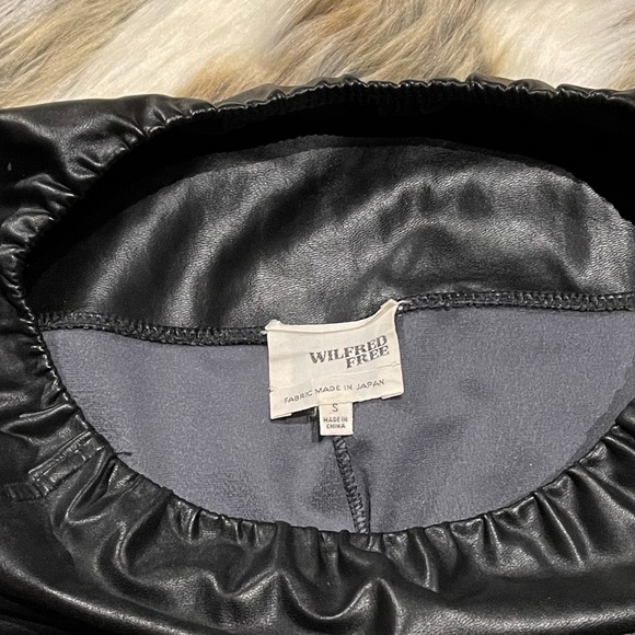 Wilfred Free Daria vegan leather tights. - Picture 2 of 2